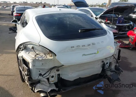 2014 Porsche Panamera E-Hybrid S z USA, uszkodzony, nr VIN WP0AD2A79EL044794